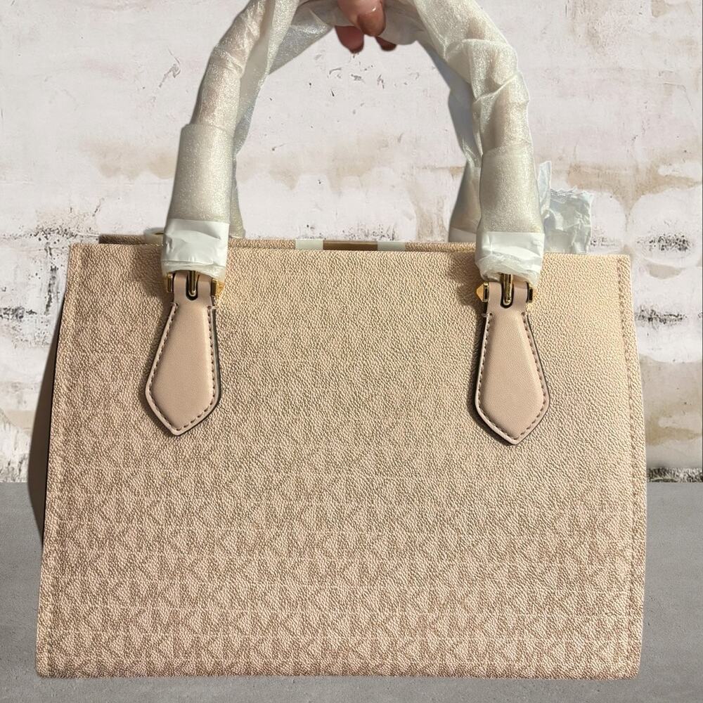Michael Kors Marilyn Signature Logo Stripe Satchel in Powder Blush w/Charm NWT - Picture 4 of 6